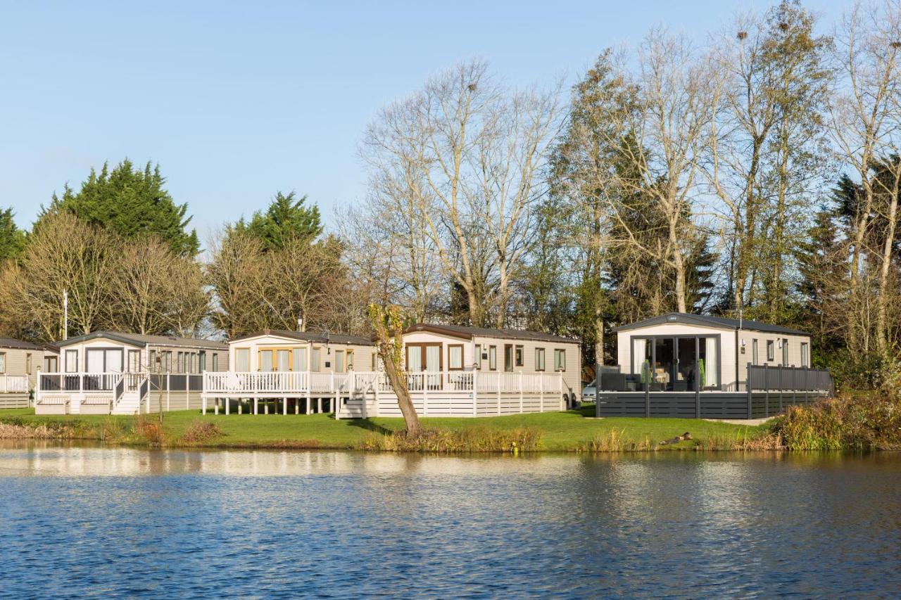 Clearwater South Cerney Exterior foto