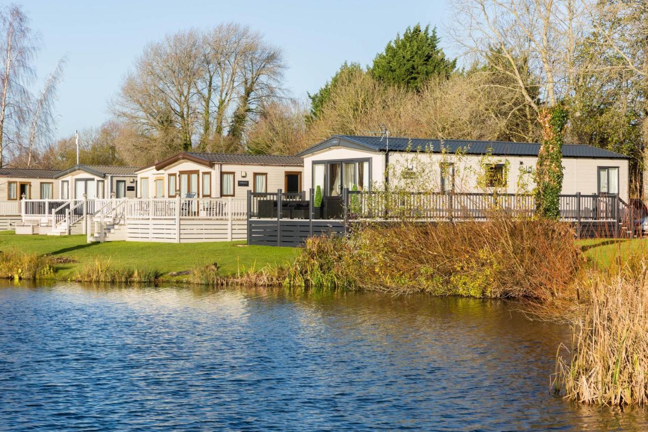 Clearwater South Cerney Exterior foto